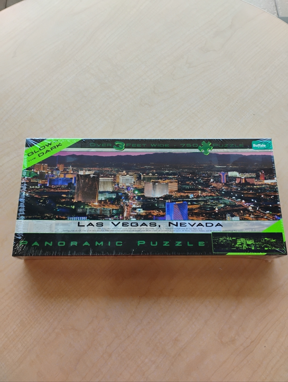New Buffalo Games Las Vegas Glow In The Dark 750 Piece Puzzle 🆕 Factory Sealed